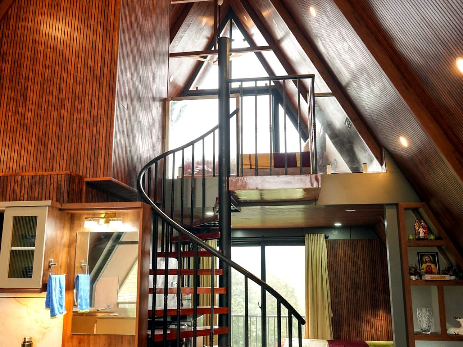 misty-nook-2bhk-02-a-frame-cottage-interior