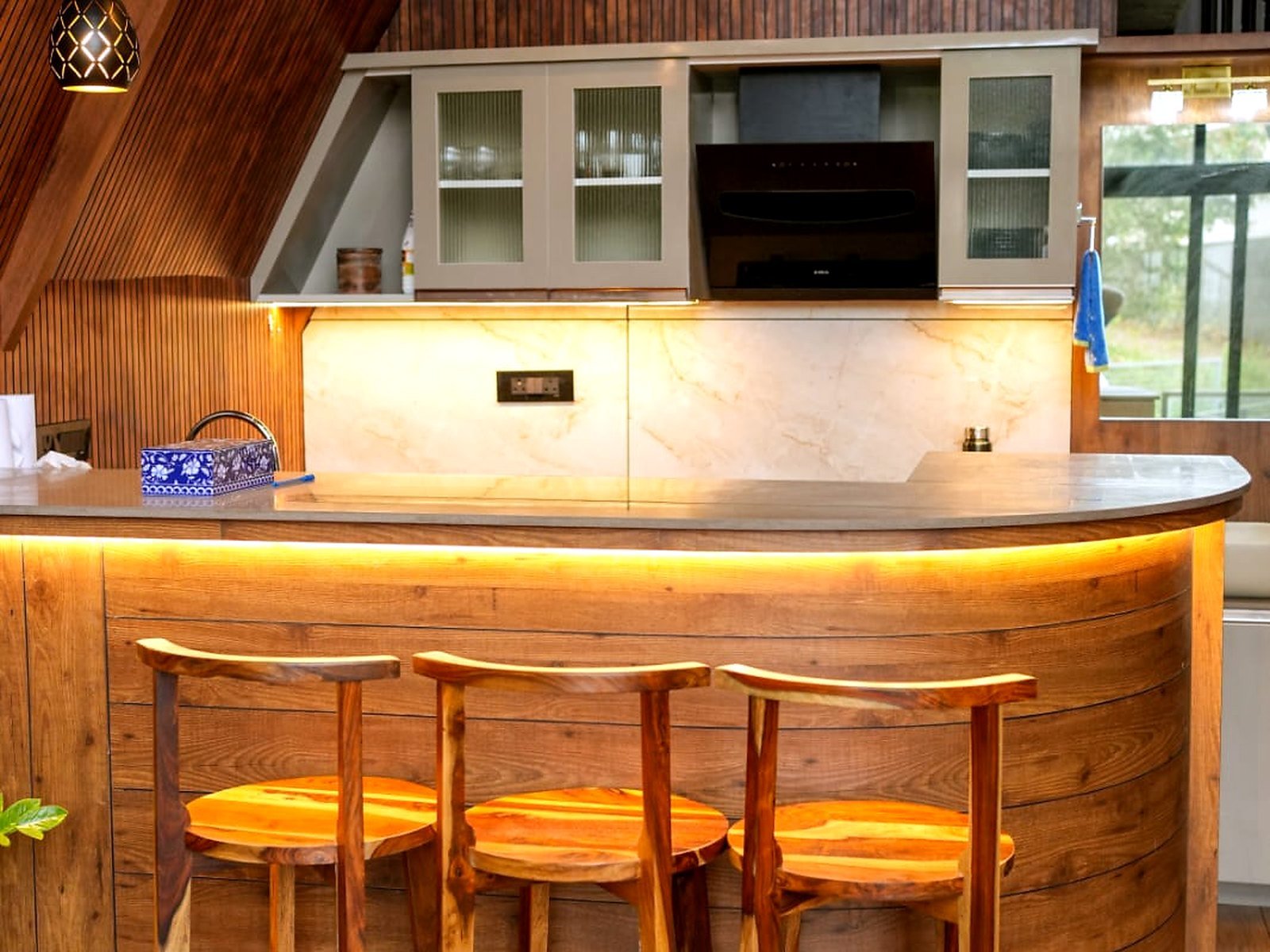 misty-nook-2bhk-04-kitchenette-bar