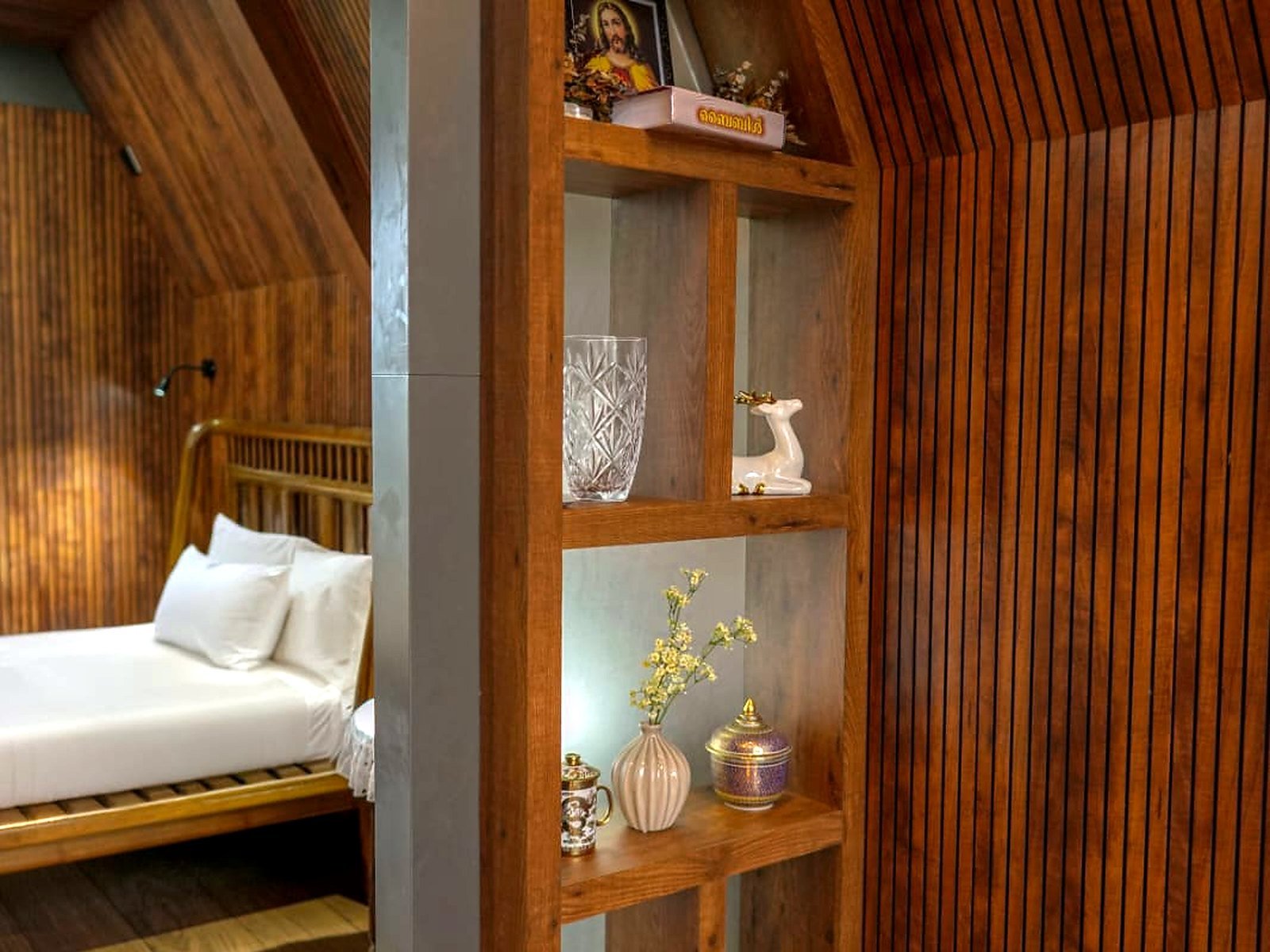 misty-nook-2bhk-05-built-in-shelving