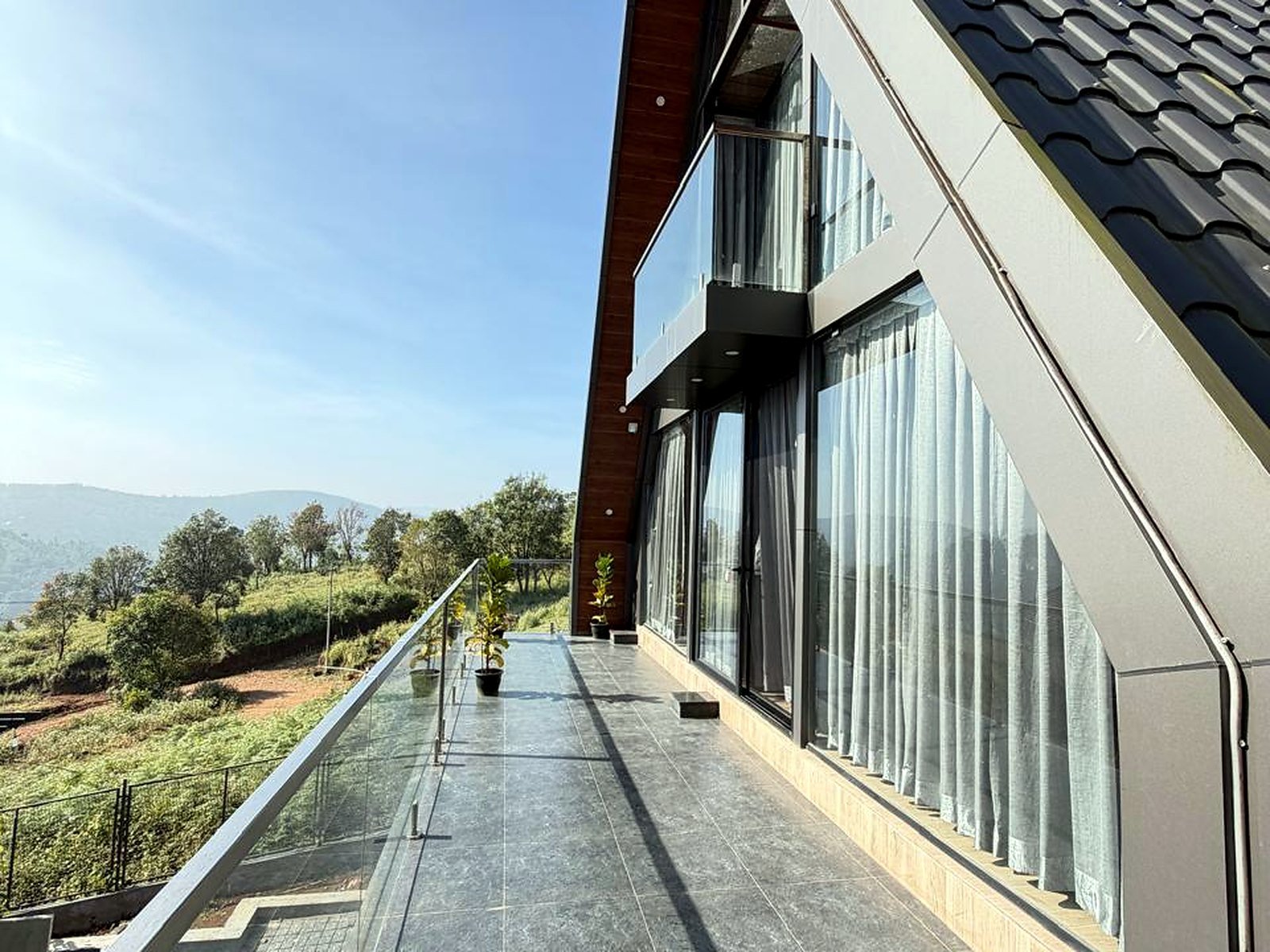 vaga-dreams-3bhk-05-exterior-side-view