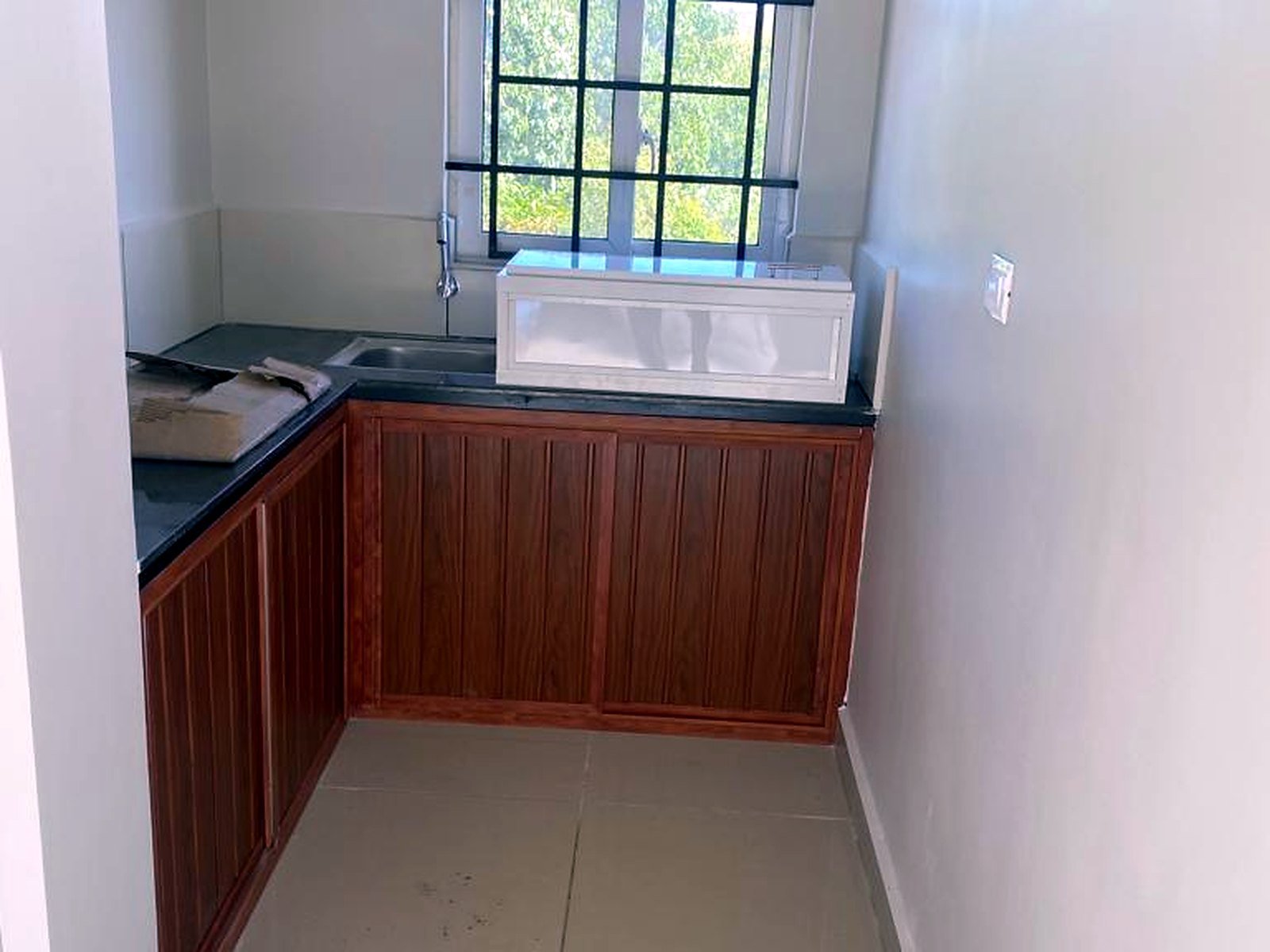 vaga-garden-2bhk-04-kitchen
