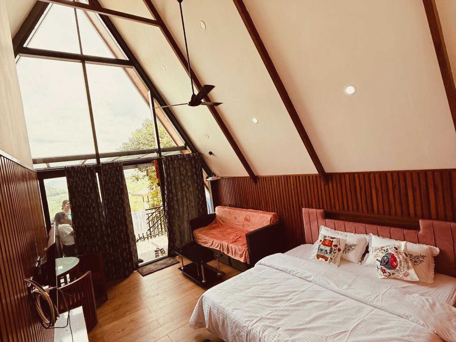 vaga-holidays-2bhk-05-bedroom