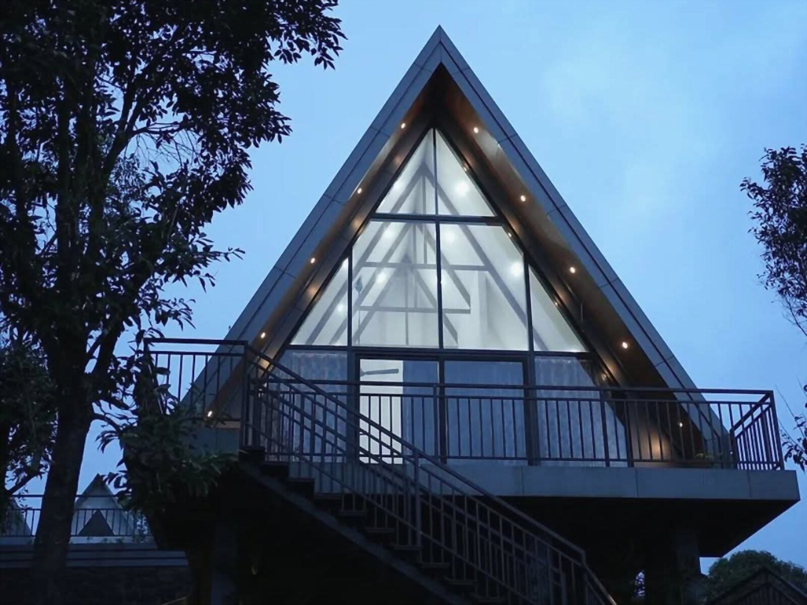 vaga-holidays-2bhk-08-cottage-exterior