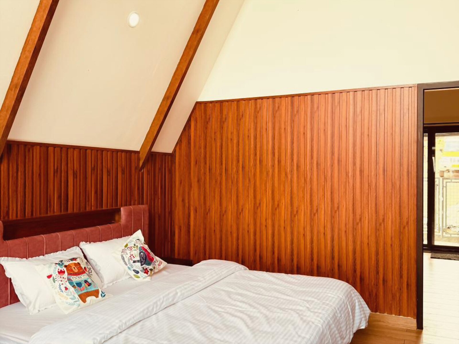 vaga-holidays-2bhk-12-bedroom