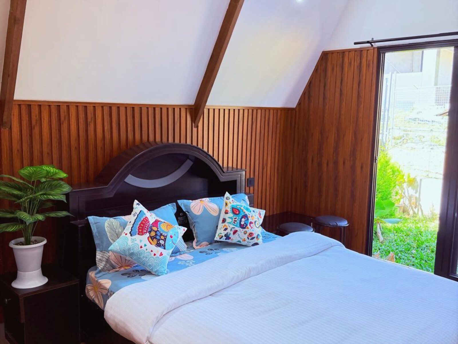 vaga-holidays-2bhk-18-bedroom