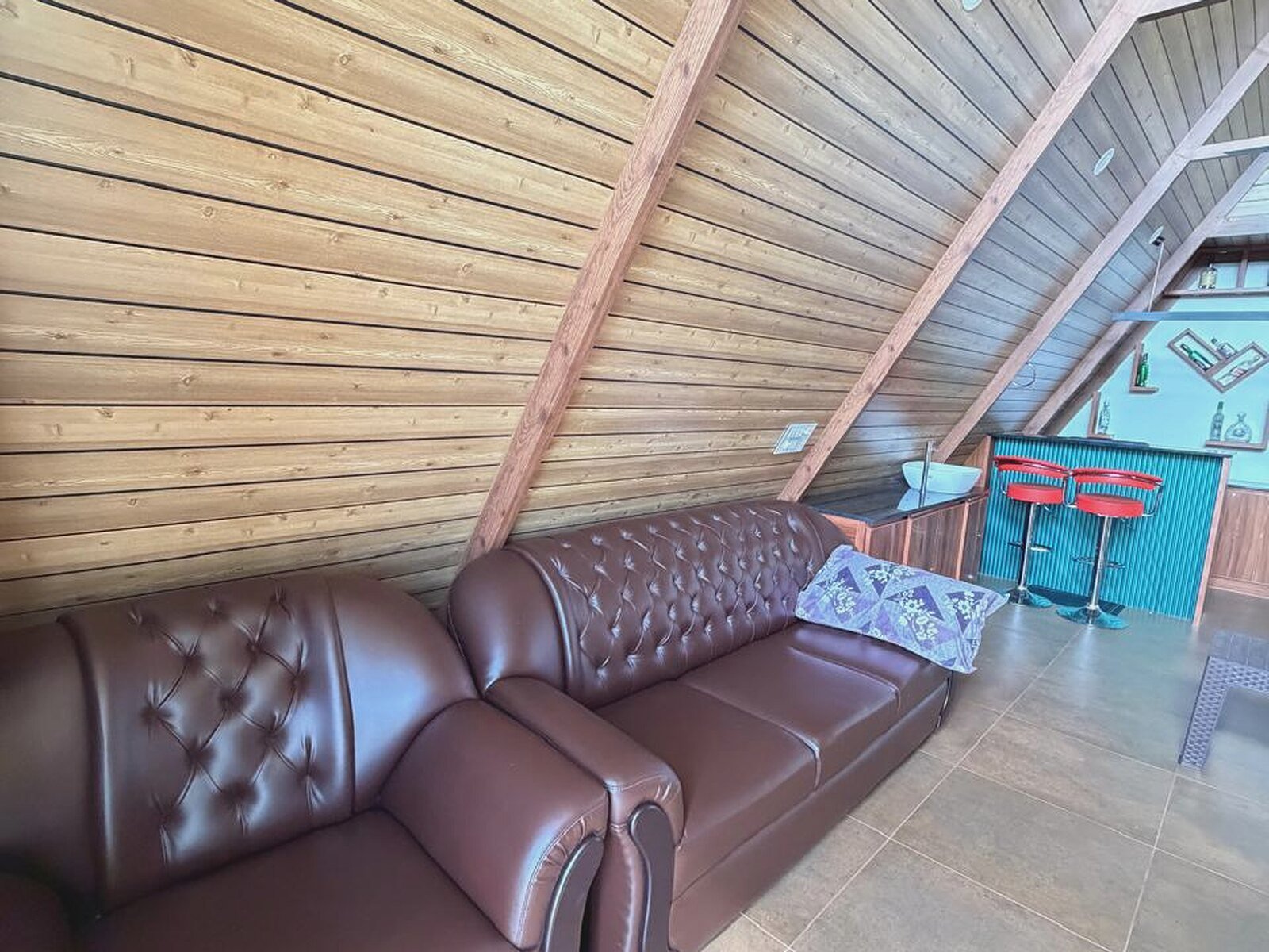 vaga-nest-3bhk-06-lounge-seating