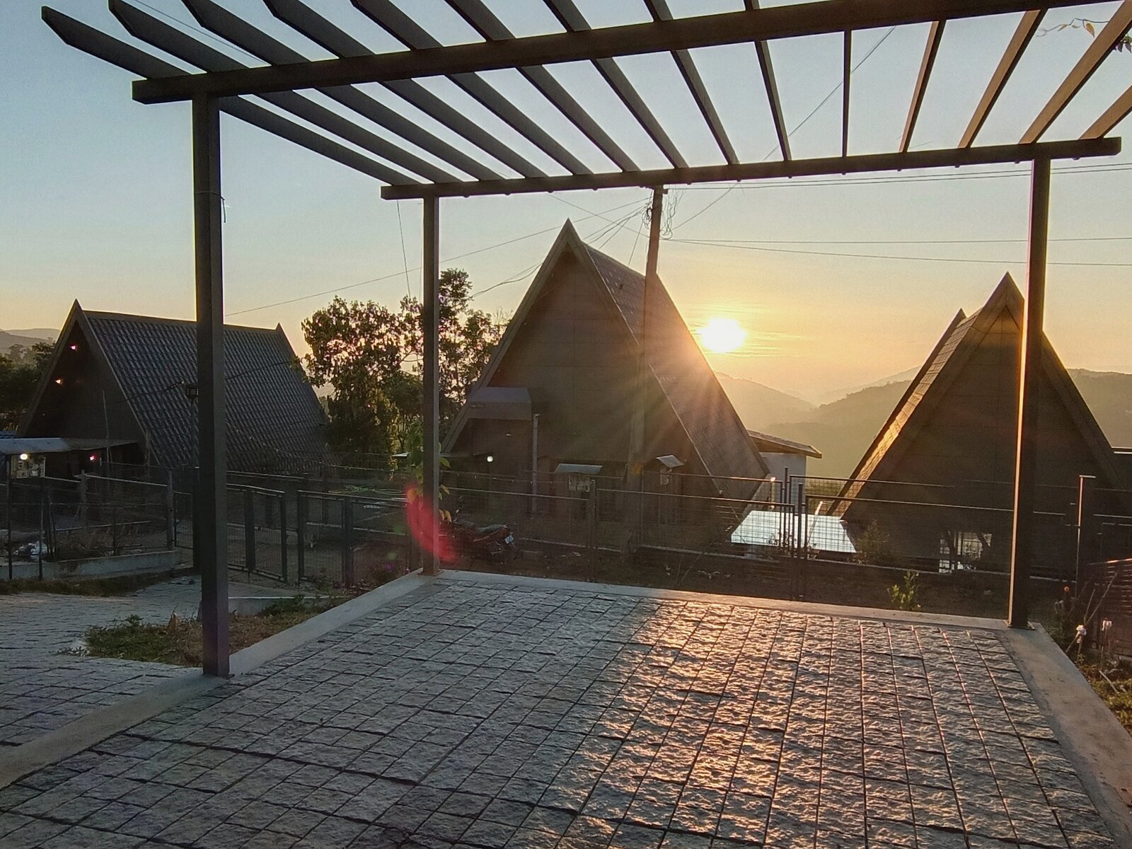 vaga-nest-3bhk-15-patio-sunset-view