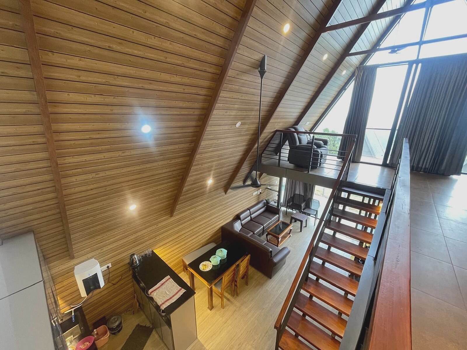 vaga-nest-3bhk-21-living-room-and-staircase