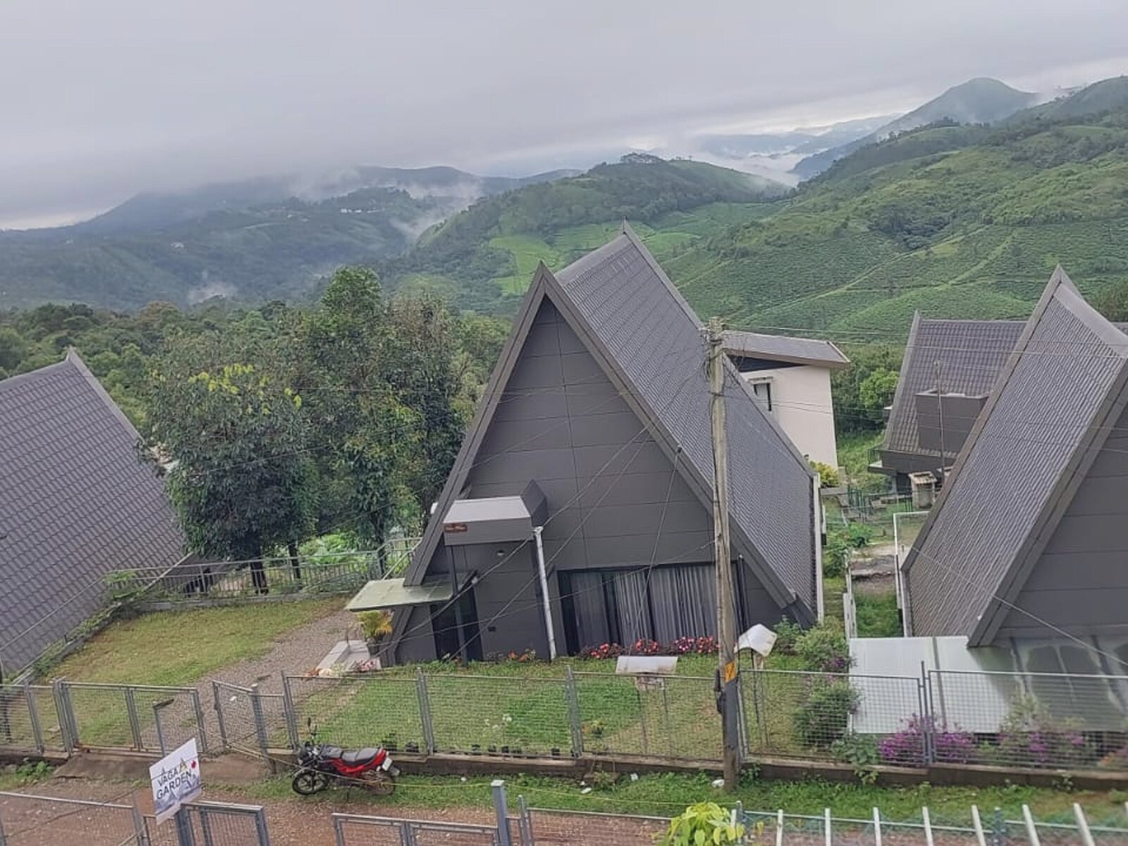 vaga-nest-3bhk-27-aerial-cottage-view