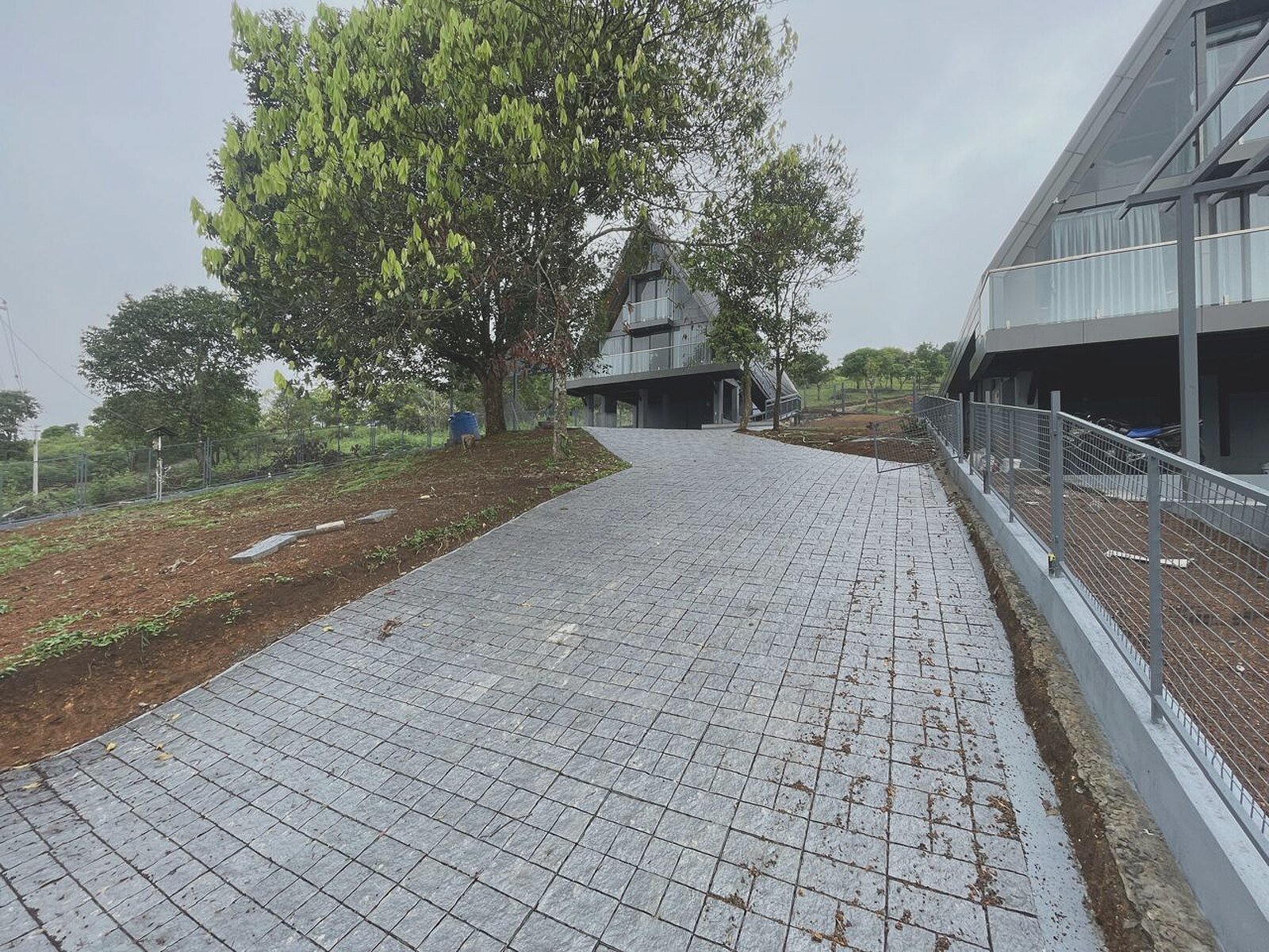 vaga-nest-3bhk-28-driveway