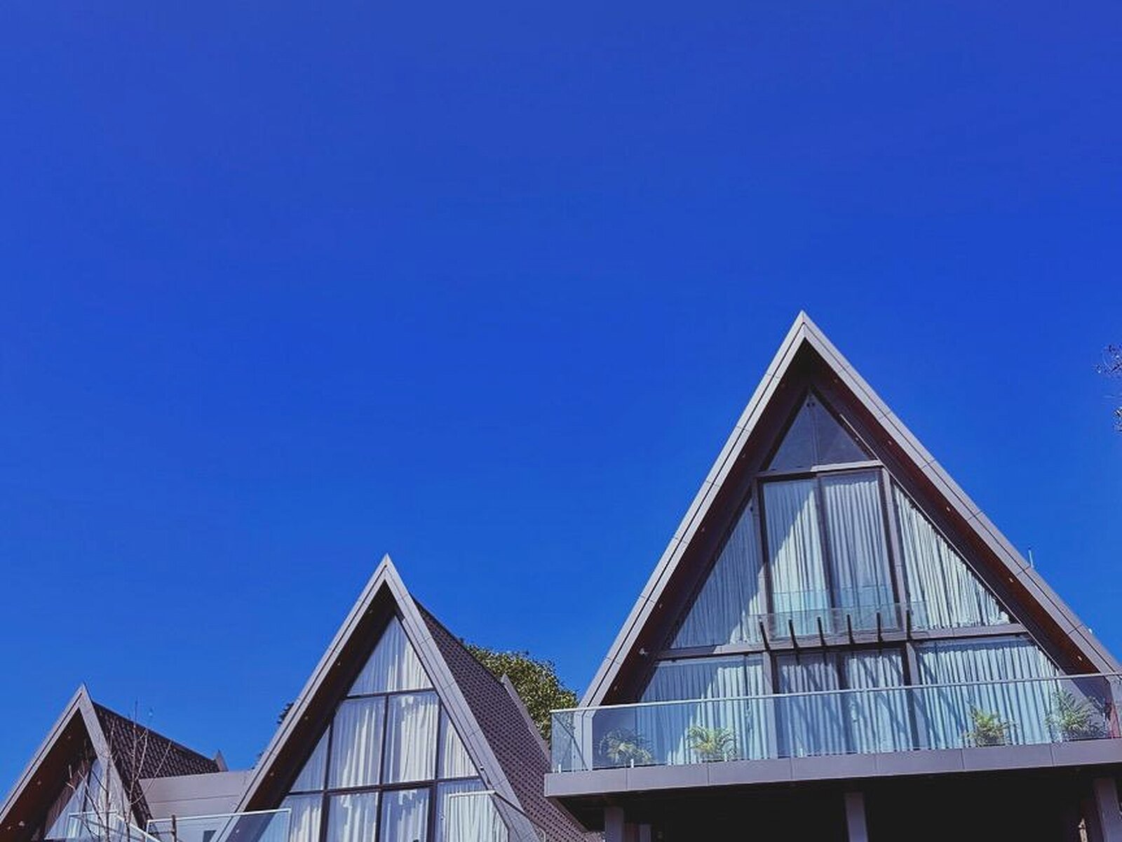 winter-whisper-2-5-bhk-15-cottage-exterior