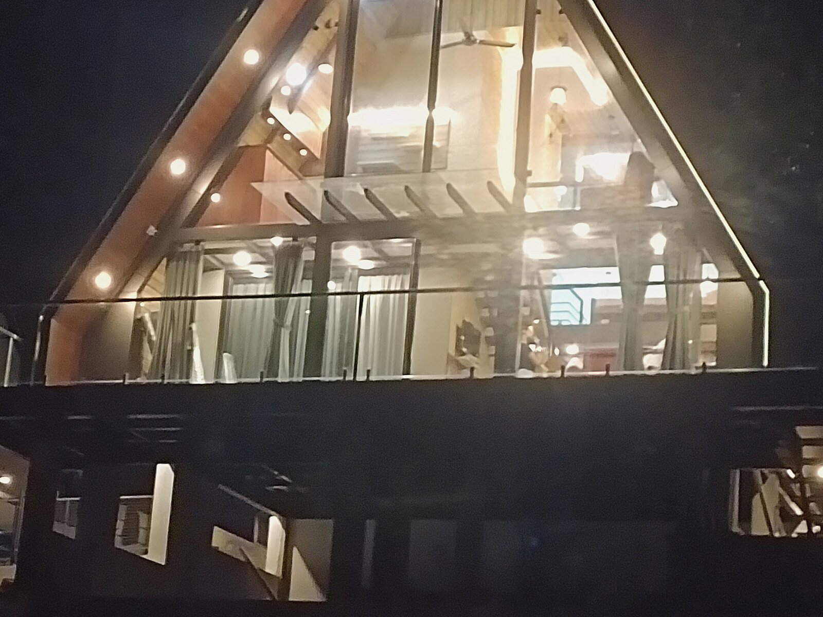 winter-whisper-2-5-bhk-36-night-cottage-exterior